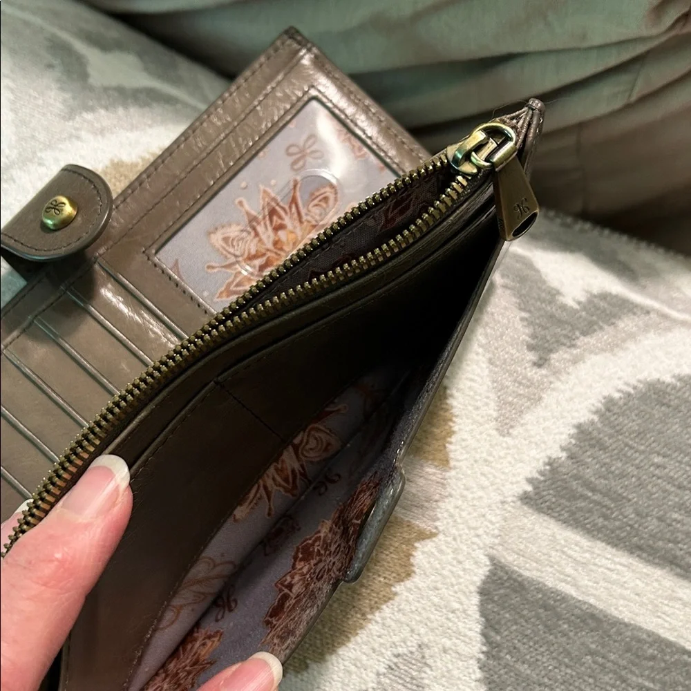 Hobo Dunn Continental wallet - Picture 8 of 9